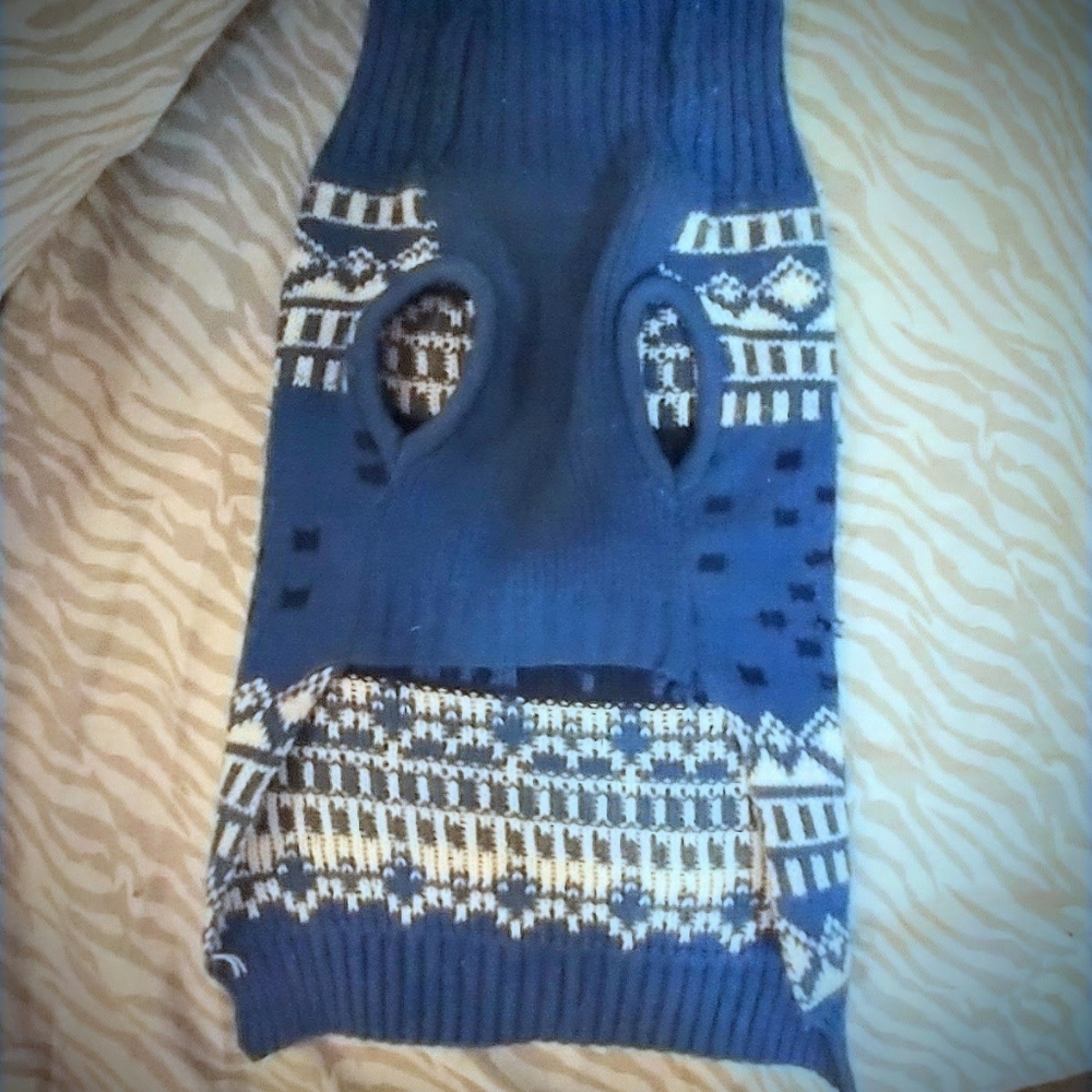 Small Dog Winter / Christmas Sweater - Picture 2 of 2